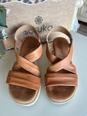 GAIA 100% Recycled Leather Sandals 🌸 Size 39
